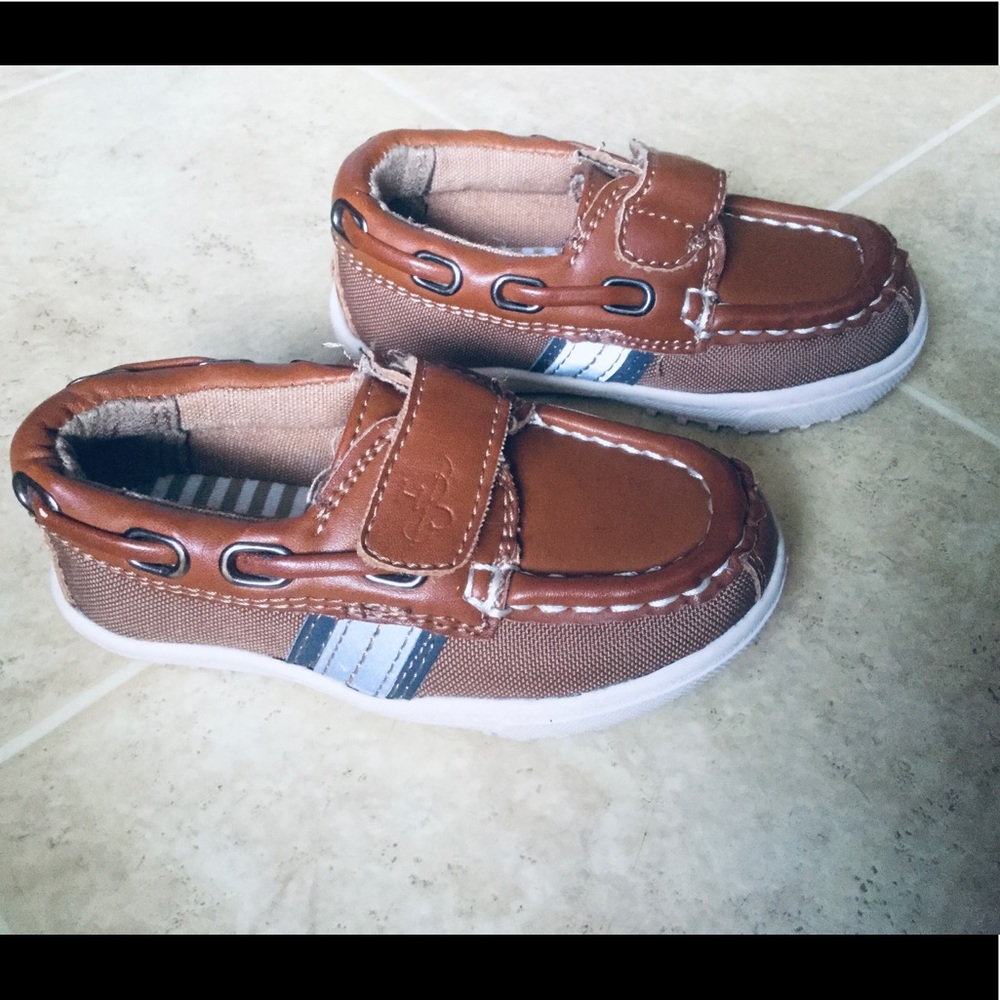 ⭐️ BOYS “COLE HANN” LOAFERS ⭐️